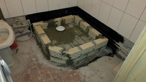 Выкладываем поддон своими руками